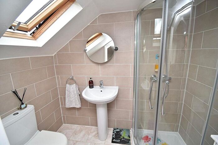 2 Bedroom Chalet For Sale In The Gardens, Doddinghurst, CM15