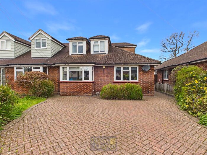3 Bedroom Bungalow For Sale In Sylvia Avenue, Hutton, Brentwood, Essex, CM13