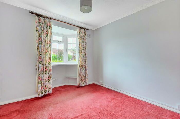 2 Bedroom Bungalow For Sale In Parkway, Woburn Sands, Milton Keynes, Buckinghamshire, MK17