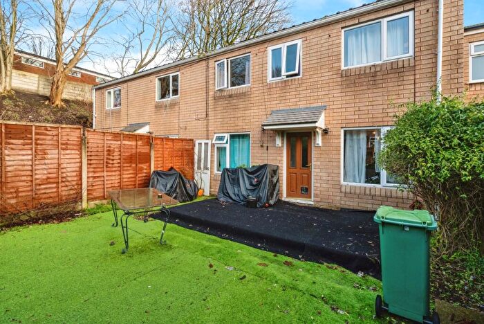 3 Bedroom Mews For Sale In Gilnow Gardens, Bolton, Greater Manchester, BL1
