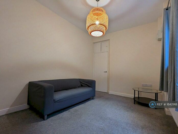 1 Bedroom Flat To Rent In Drayton Rd, Kings Heath, B14