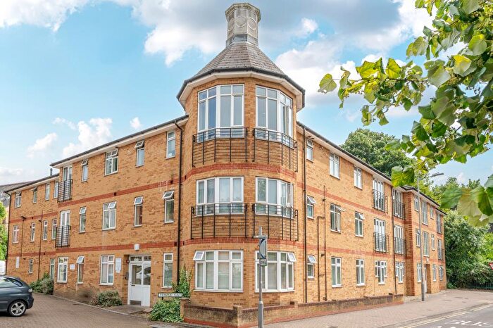 1 Bedroom Apartment To Rent In Temple End, High Wycombe, HP13