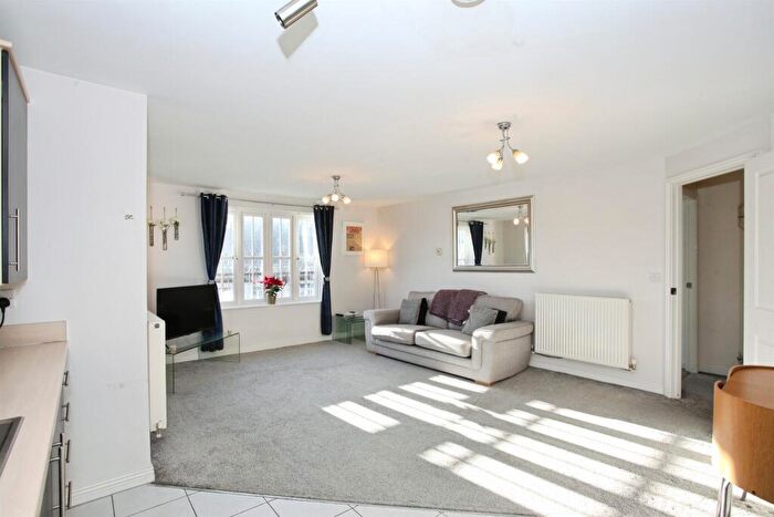 1 Bedroom Flat For Sale In Waun Ddyfal, Cardiff, CF14