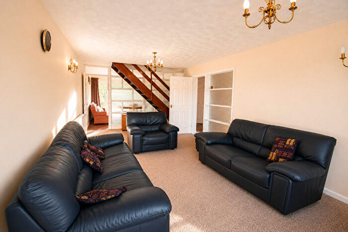 5 Bedroom Semi Detached House To Rent In High Ash Close, Exhall, Coventry, CV7