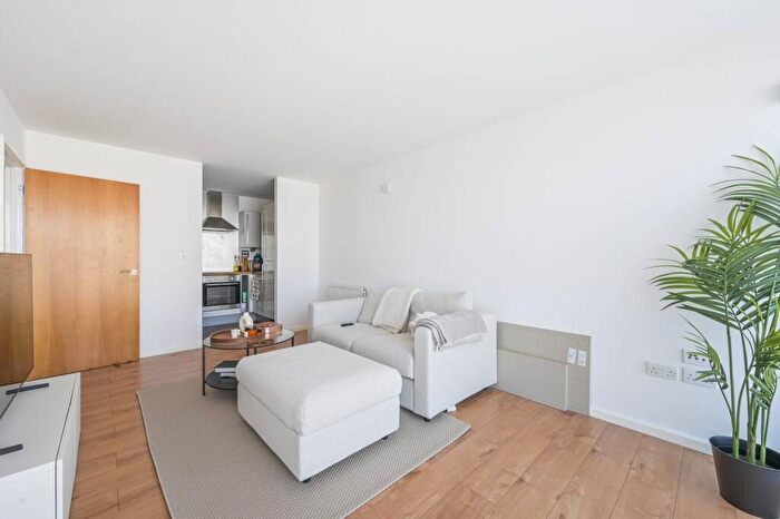 1 Bedroom Flat For Sale In Elektron Tower, Canary Wharf, London, E14