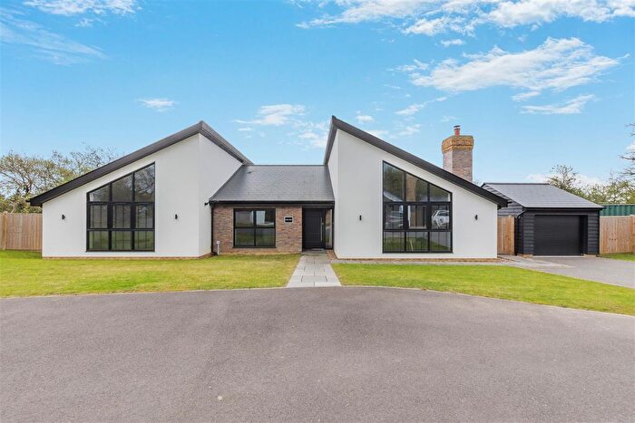 4 Bedroom Bungalow For Sale In Maidstone Road, Staplehurst, Tonbridge, TN12