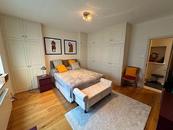 2 Bedroom Flat To Rent In Gloucester Road, London, SW7