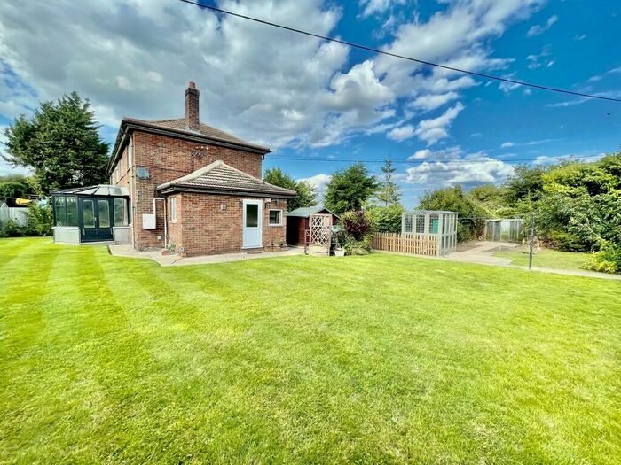 3 Bedroom Semi-Detached House For Sale In Hurn Bank, Holbeach Hurn, PE12