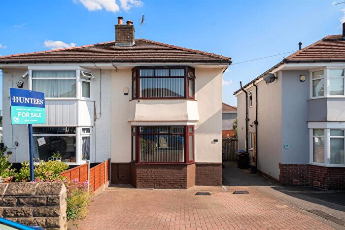 3 Bedroom Semi Detached House For Sale In Welwyn Road, Gleadless, Sheffield, S12