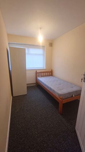 2 Bedroom Maisonette To Rent In Godfrey Avenue, Northolt, UB5