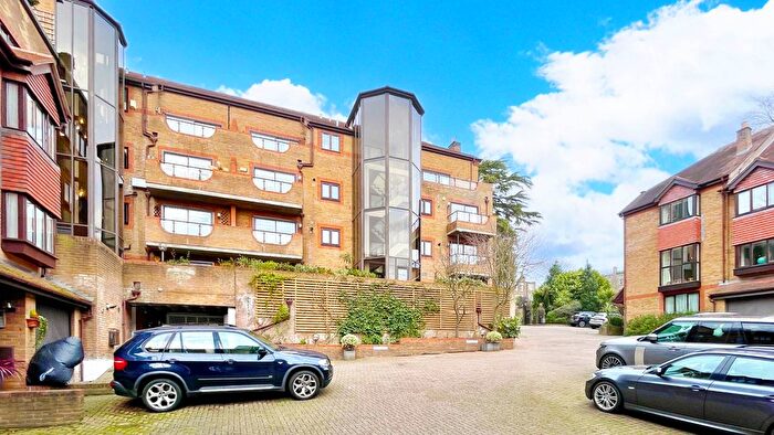 2 Bedroom Flat To Rent In Thornbury House, Thornbury Square, N6