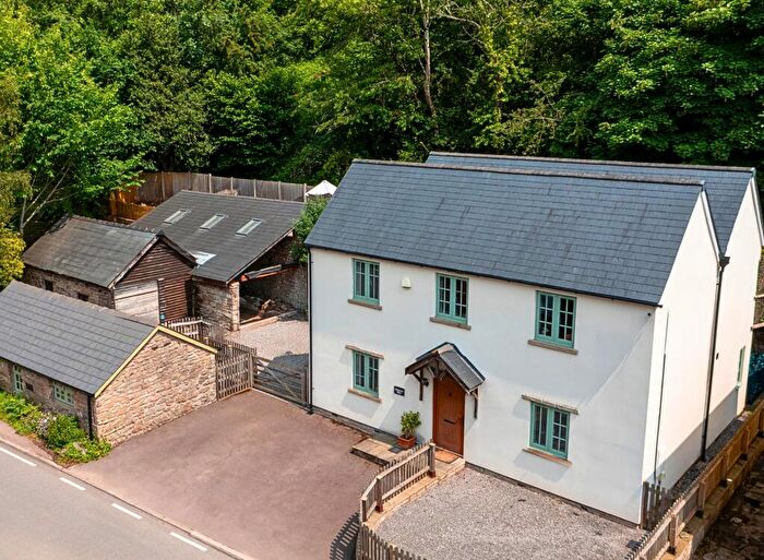 4 Bedroom Detached House For Sale In Incline Road, Redbrook, NP25