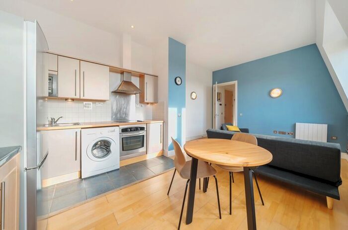 1 Bedroom Flat To Rent In Peckham Grove Peckham, SE15