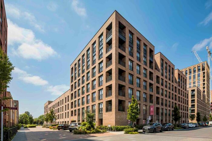 3 Bedroom Flat To Rent In Lismore Boulevard, Colindale, NW9