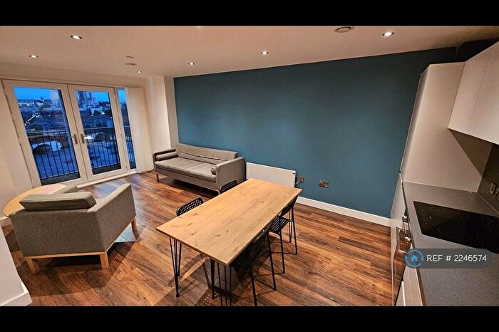 2 Bedroom Flat To Rent In Block A Wilburn Basin, Salford, M5