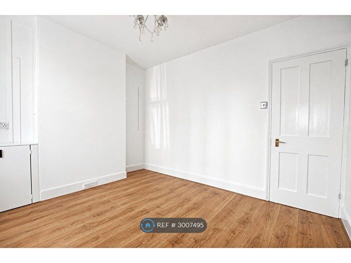 2 Bedroom Terraced House To Rent In Upper Luton Road, Chatham, ME5