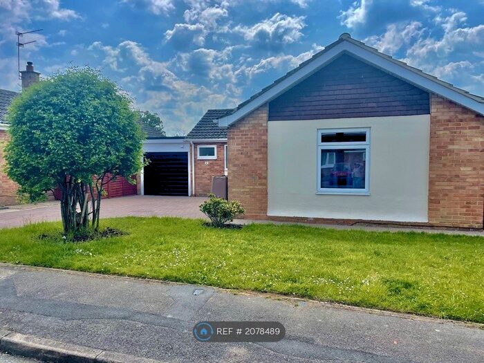 3 Bedroom Bungalow To Rent In Woodrow Drive, Wokingham, RG40