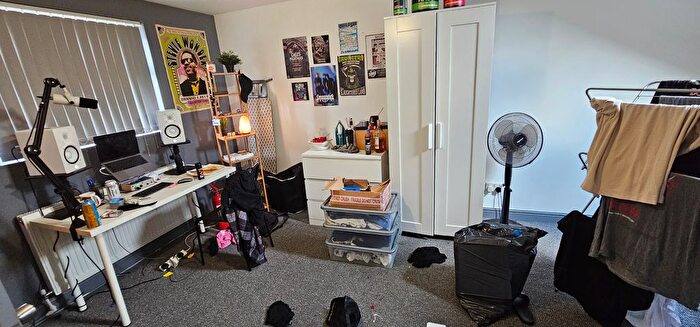 5 Bedroom Terraced House To Rent In Beeley Street, Salford, M6
