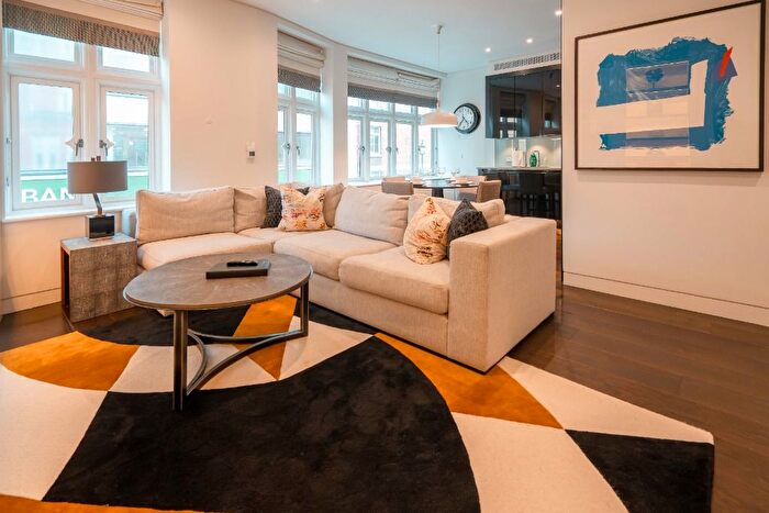 2 Bedroom Flat To Rent In Duke Street, Mayfair, London, W1K