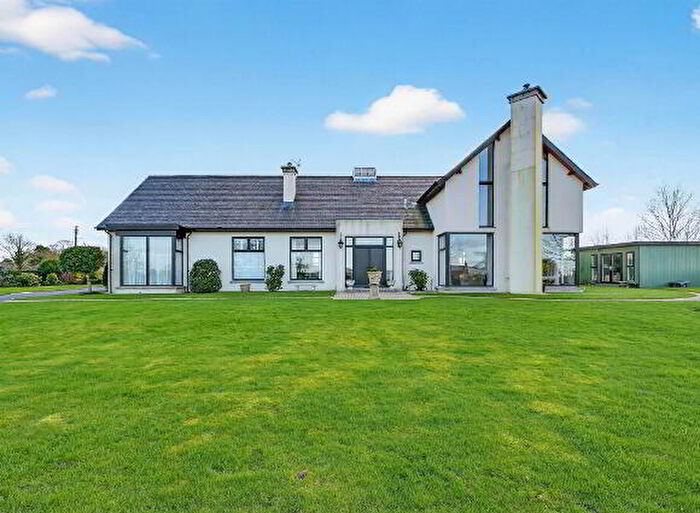 5 Bedroom Detached House For Sale In Limehill Road, Lisburn, BT27