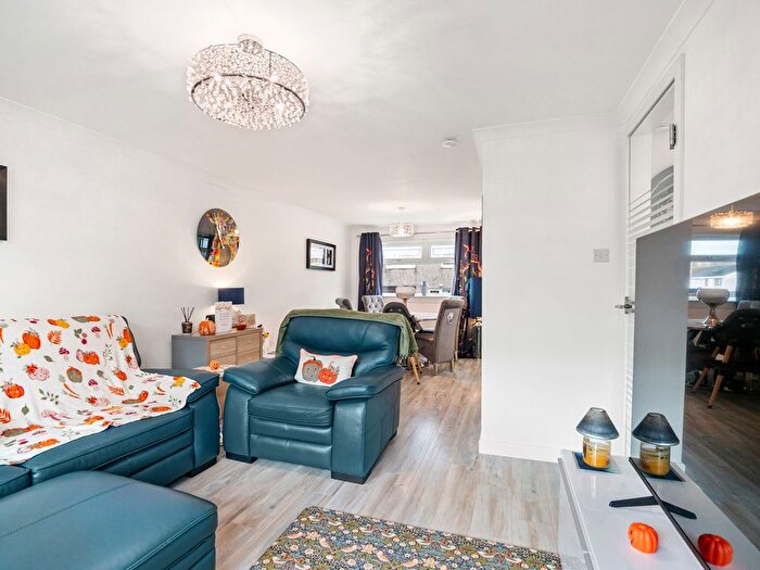 2 Bedroom Terraced House For Sale In Burnside Crescent, Shotts, ML7