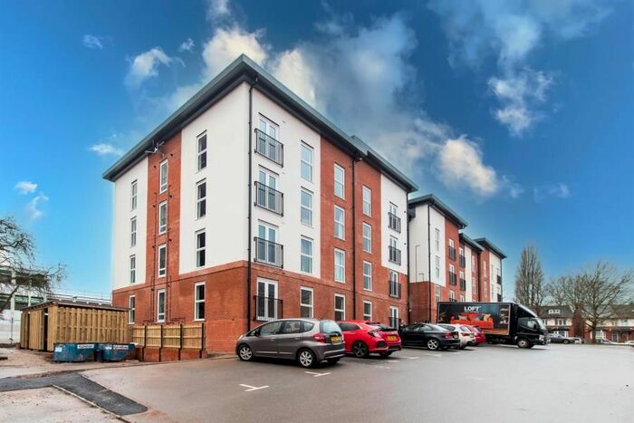 2 Bedroom Flat To Rent In Crouch Court, Selly Oak, Birmingham B29