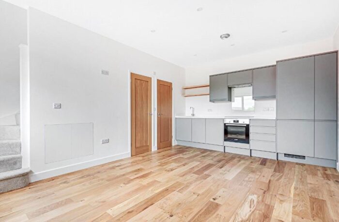 2 Bedroom Semi-Detached House To Rent In Genyn Road, Guildford, GU2