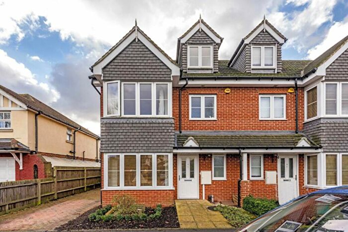 4 Bedroom House To Rent In Burney Avenue, Surbiton, KT5