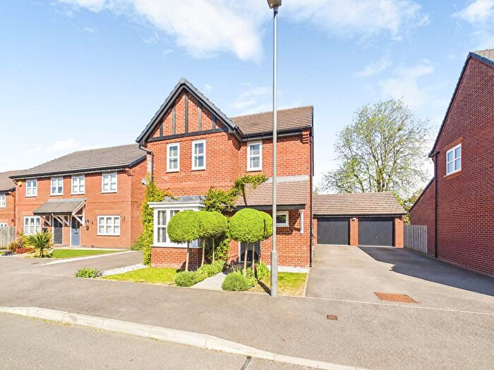 3 Bedroom Detached House For Sale In Lennon Way, Aylesbury, HP21