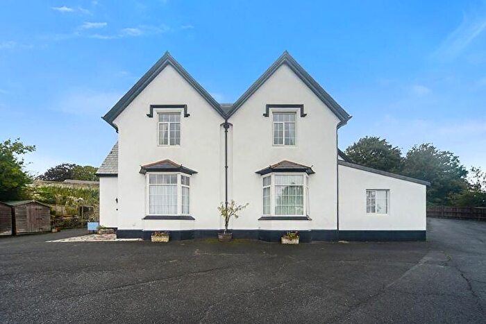 2 Bedroom Flat For Sale In Totnes Road, Ipplepen, Newton Abbot, TQ12