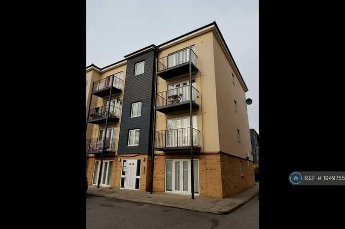 2 Bedroom Flat To Rent In Blackthorn Road, Ilford, IG1