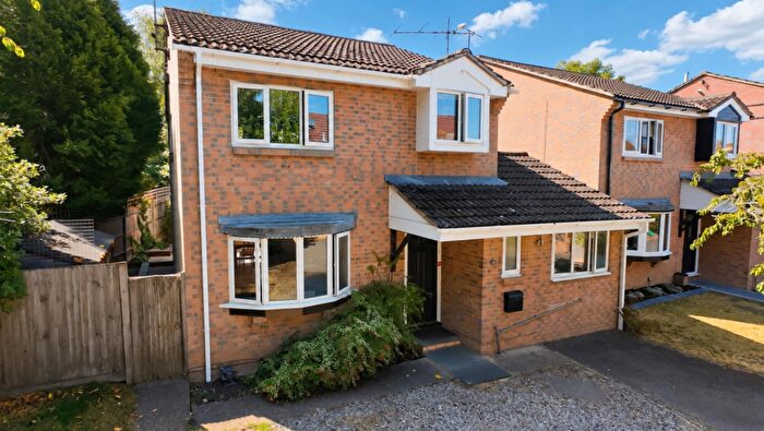 4 Bedroom Semi Detached House For Sale In Swallow Way, Wokingham, RG41
