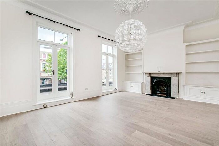 3 Bedroom Flat To Rent In Shepherds Bush Road, Brook Green, W6