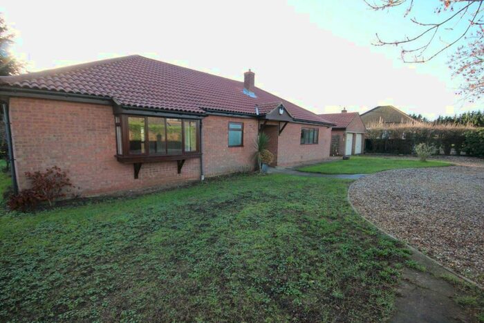 4 Bedroom Bungalow To Rent In Water End, Maulden, Bedfordshire, MK45