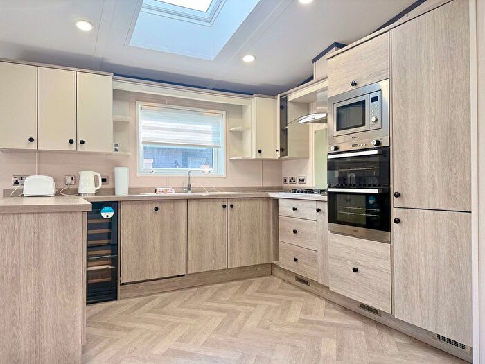 2 Bedroom Lodge For Sale In Allerthorpe, York, YO42