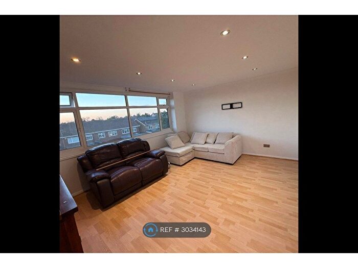 3 Bedroom Flat To Rent In Killigrew House, Sunbury-On-Thames, TW16