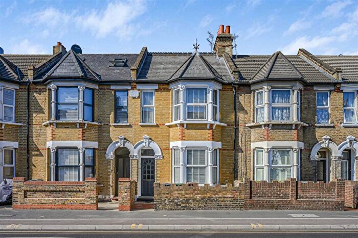 1 Bedroom Maisonette To Rent In Forest Road, Walthamstow, E17