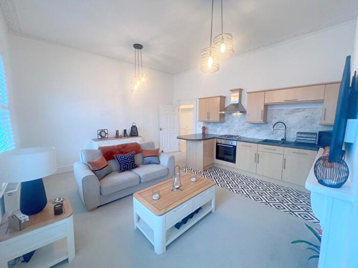 2 Bedroom Maisonette To Rent In Rumbridge Street, Totton, SO40