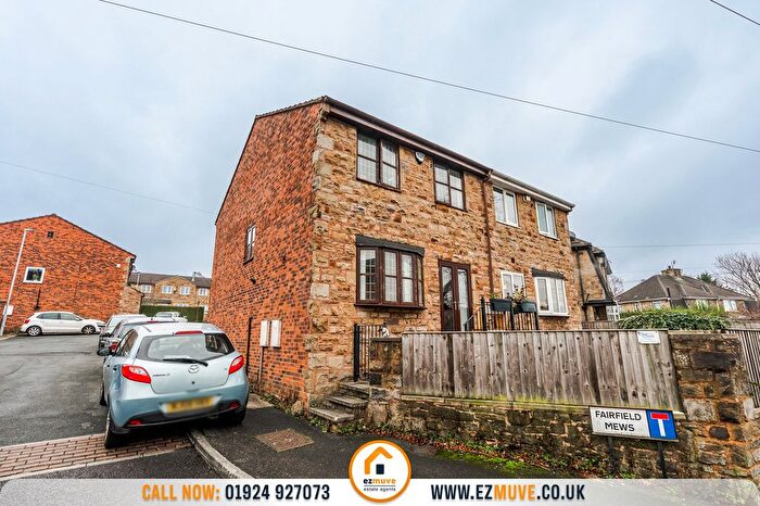 3 Bedroom Semi Detached House For Sale In Staincliffe Road, Dewsbury, WF13