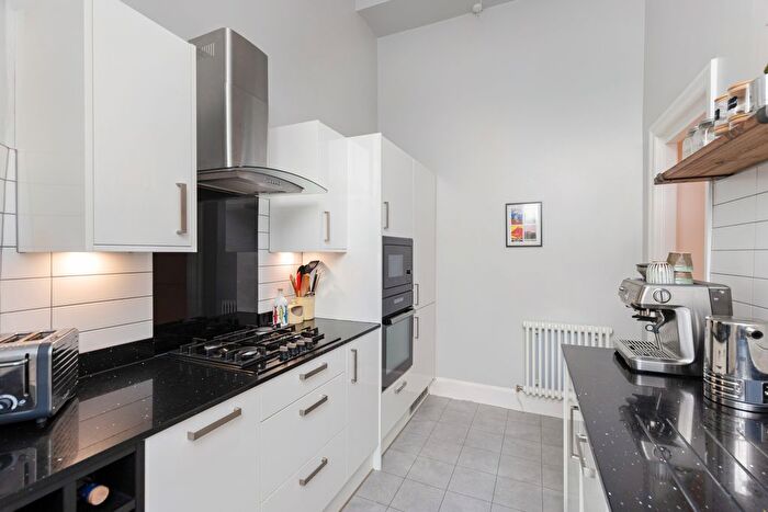 2 Bedroom Flat For Sale In / Coates Gardens, Haymarket, Edinburgh, EH12
