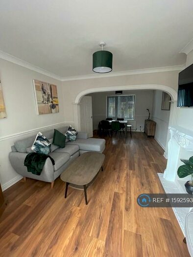 3 Bedroom Semi-Detached House To Rent In Thorntondale Road, Doncaster, DN5