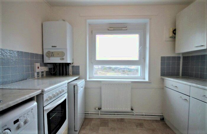 1 Bedroom Flat To Rent In Clements Court, Green Lane, Feltham, Middlesex, TW4