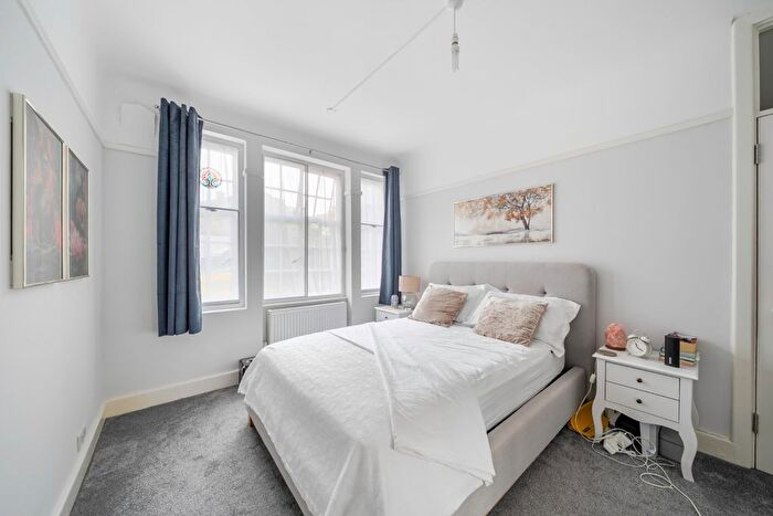 2 Bedroom Flat To Rent In Belmont Grove, London, SE13