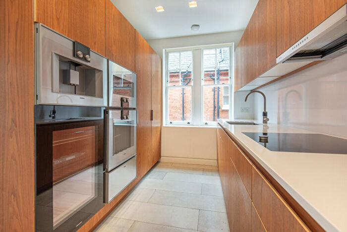 2 Bedroom Flat For Sale In Park Walk, London, SW10
