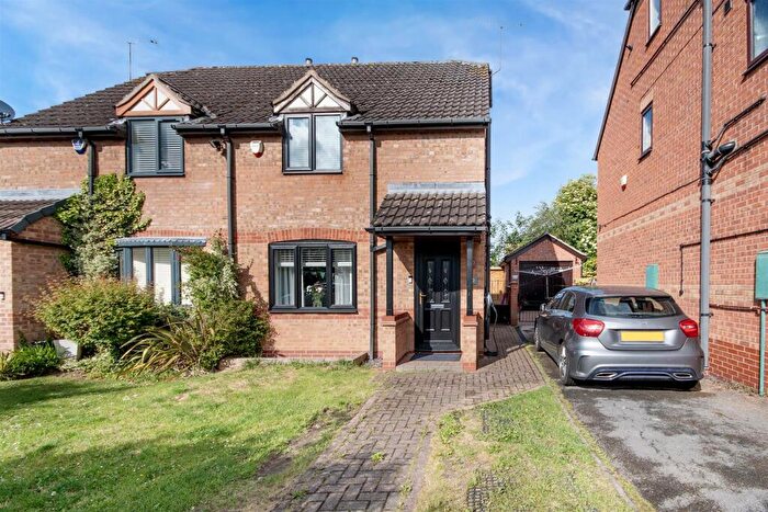 3 Bedroom Semi-Detached House For Sale In Brockwood Close, Sheffield, S13