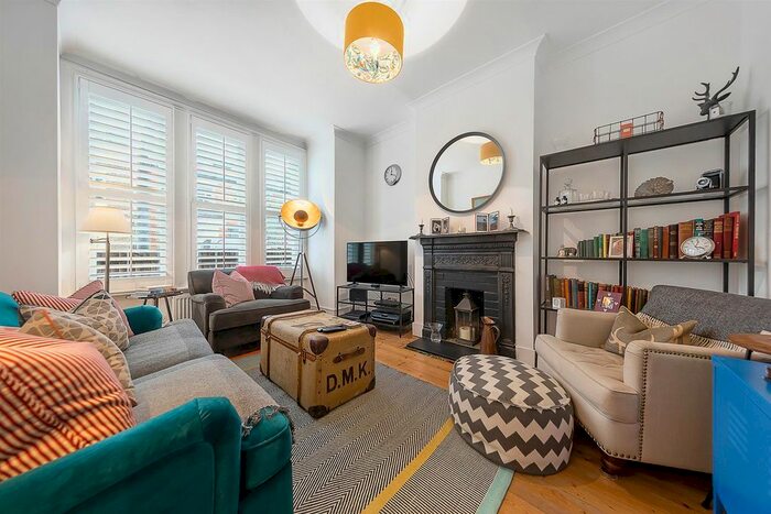 1 Bedroom Flat To Rent In Smeaton Road, Southfields, London, SW18