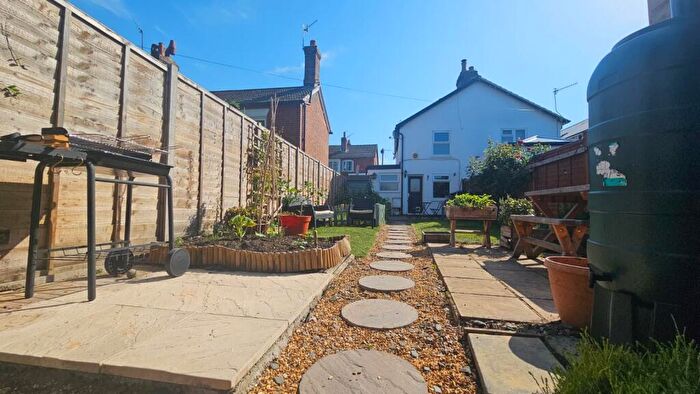 2 Bedroom Terraced House For Sale In Kings Road, Farncombe, GU7