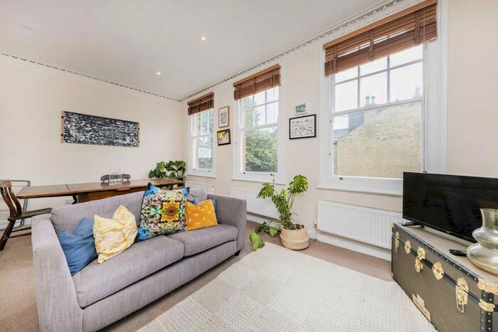 4 Bedroom Flat To Rent In Abbeville Road, London, SW4