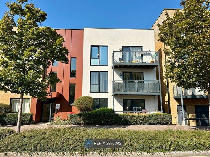 2 Bedroom Flat To Rent In Periwinkle Court, Romford, RM3
