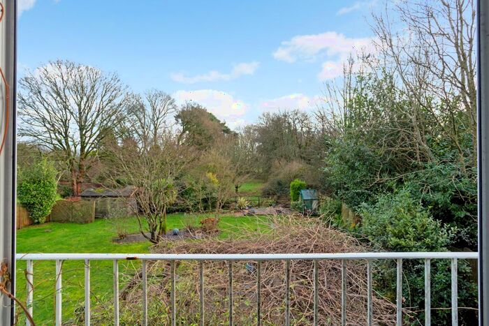 4 Bedroom Detached House For Sale In Soldridge Road, Alton, GU34